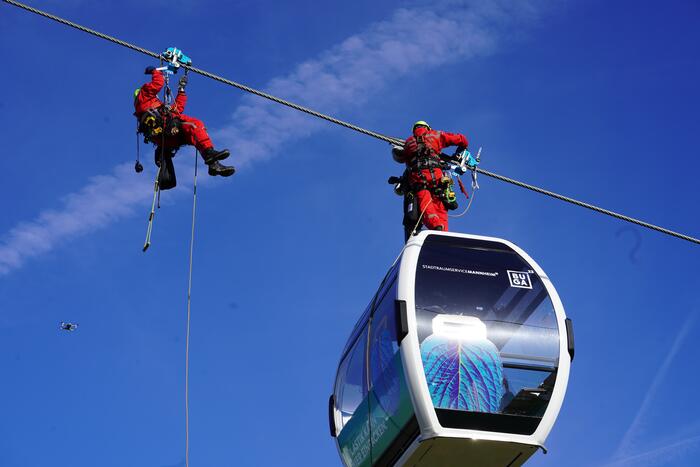 Übung Der Höhenretter An Der BUGA-Seilbahn | Mannheim.de